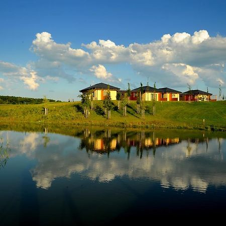 Black Bridge Hotel Apartment Prag Dış mekan fotoğraf